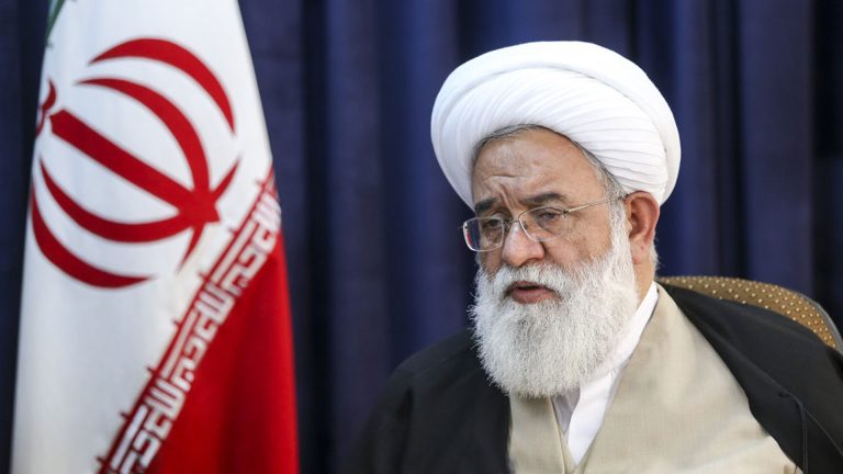 هشدار آیت‌الله رشاد درباره زوال هویت حوزوی